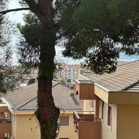 Splendido Trilocale Con Terrazzo Vista Mare * Santo Stefano al Mare